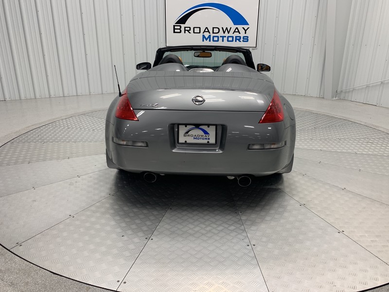 2006 Nissan 350Z Grand Touring 6