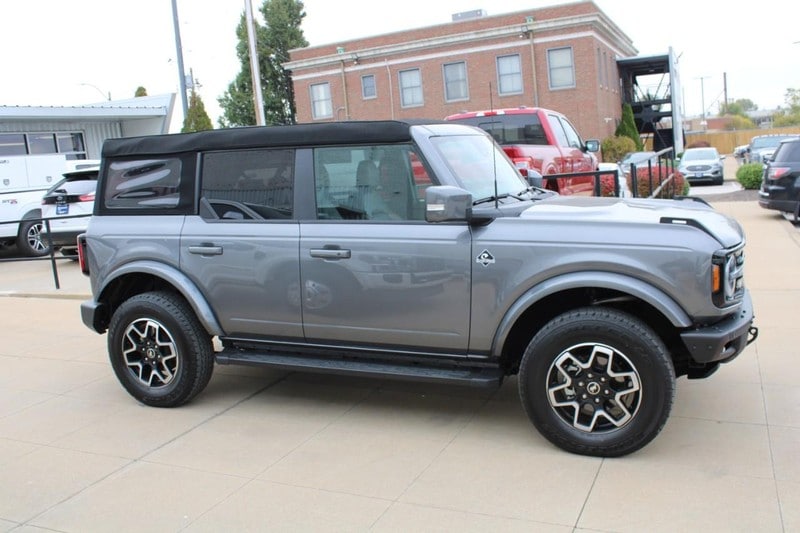 Used 2023 Ford Bronco 4-Door Outer Banks with VIN 1FMEE5DPXPLB39665 for sale in Saint Louis, MO