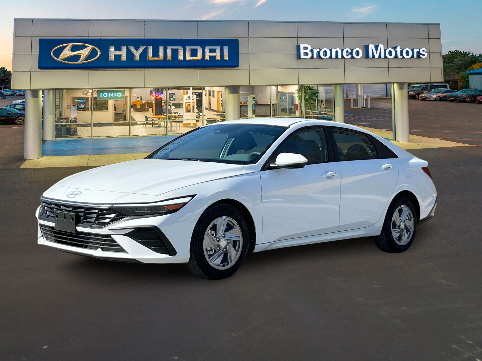2025 Hyundai Elantra SE photo 2