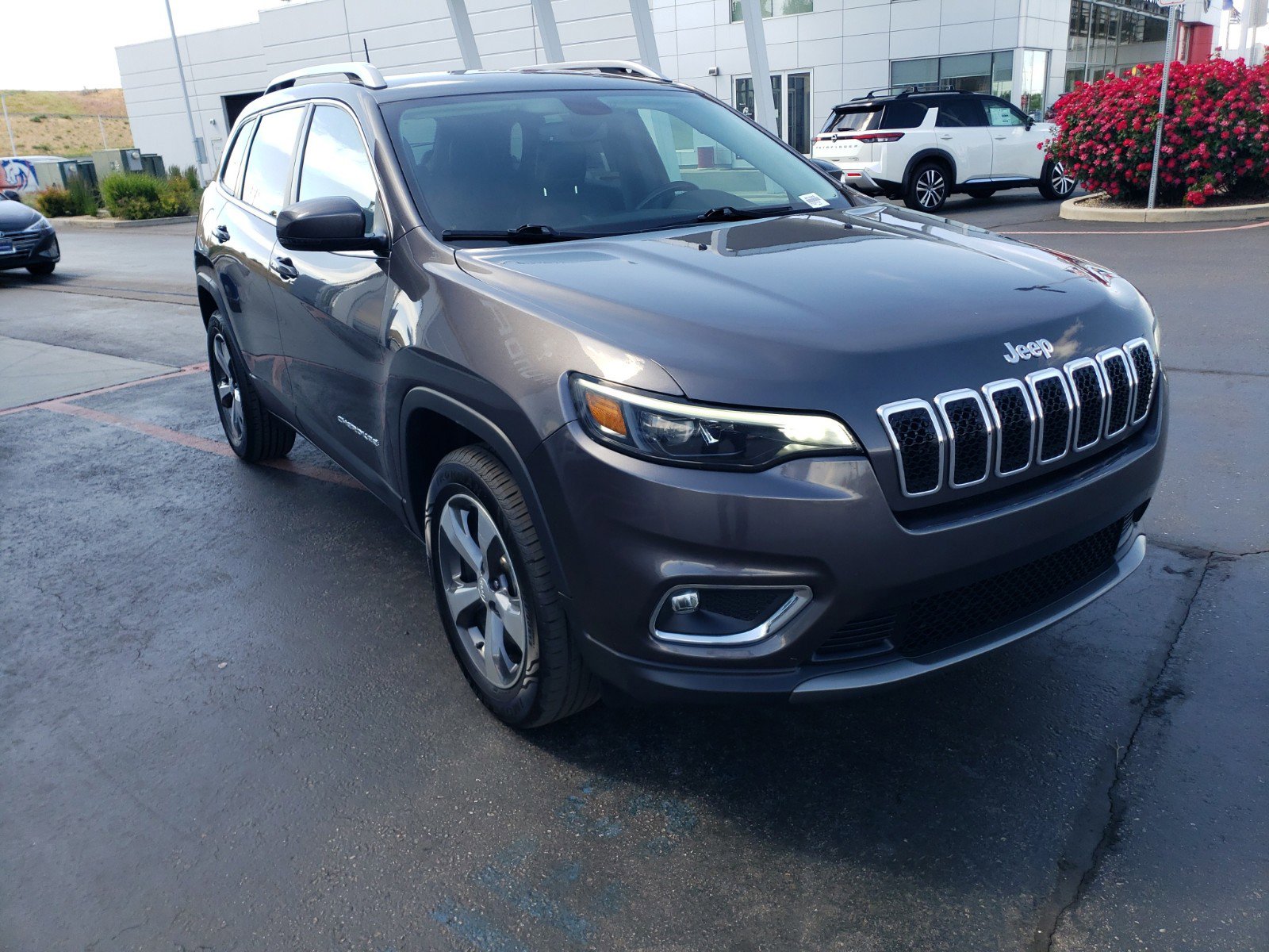 Used 2020 Jeep Cherokee Limited with VIN 1C4PJMDX9LD574281 for sale in Nampa, ID