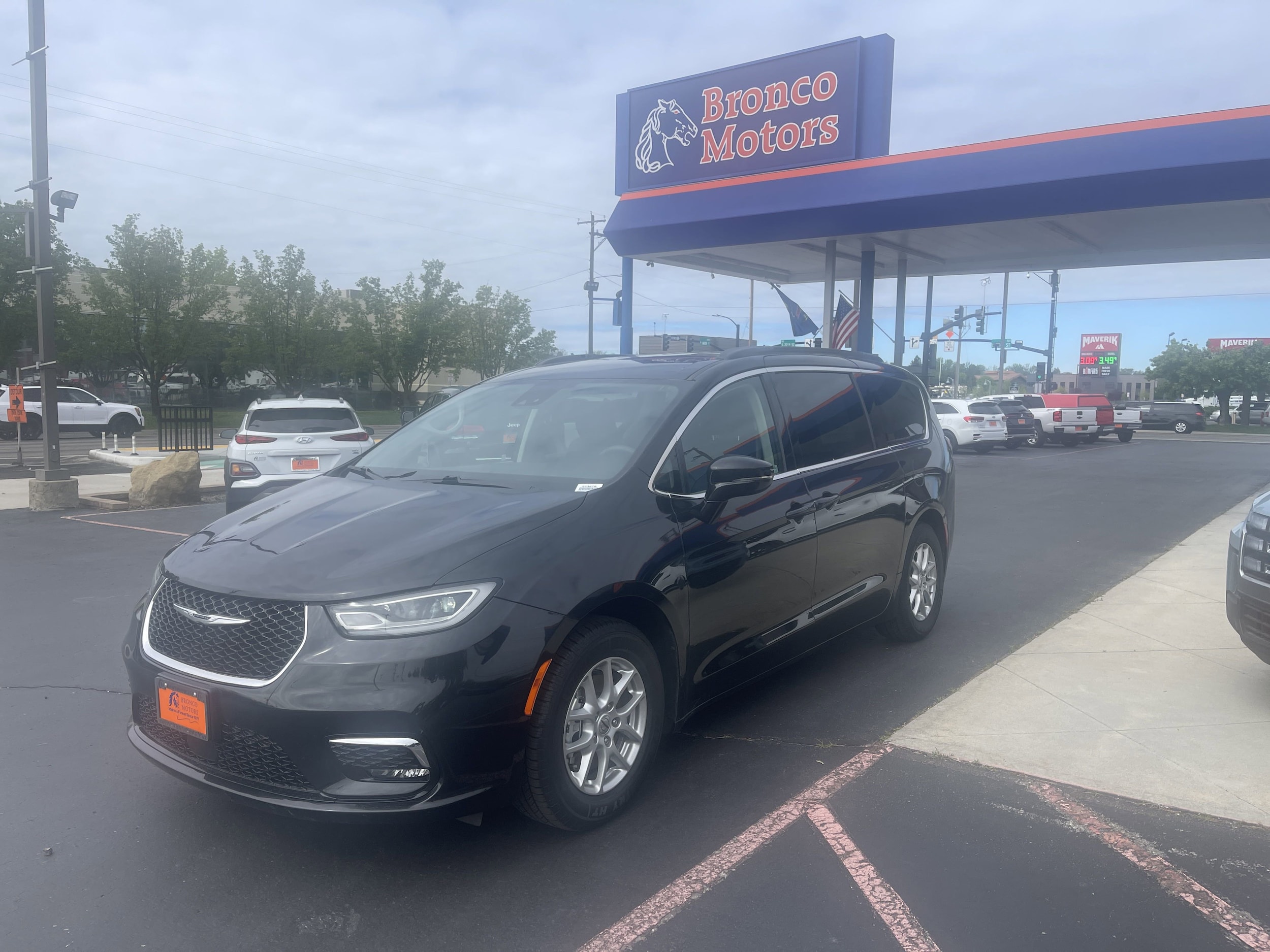 Used 2022 Chrysler Pacifica Touring L with VIN 2C4RC1BG4NR143044 for sale in Boise, ID