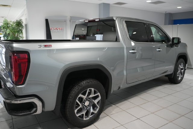 2026 GMC Sierra 1500 SLT - Photo 7