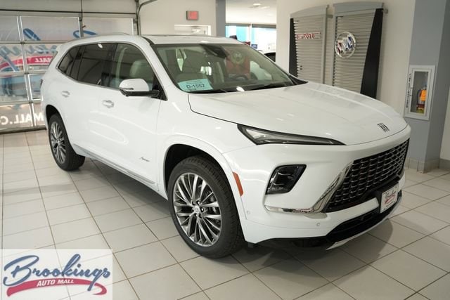 2026 Buick Enclave Avenir AWD's photo