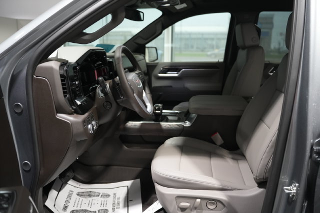 2026 GMC Sierra 1500 SLT - Photo 15