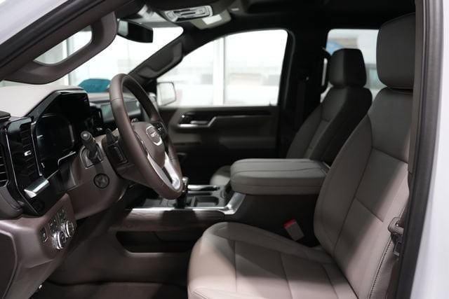 2026 GMC Sierra 1500 SLT - Photo 13