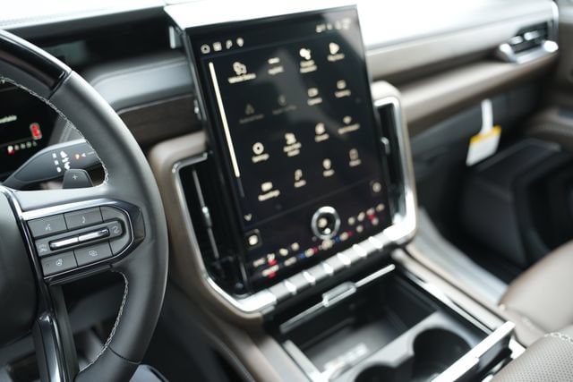 2026 GMC Yukon Denali Ultimate - Photo 31