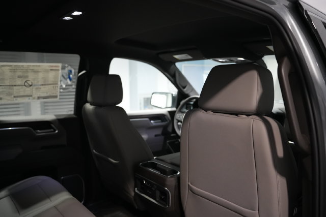 2026 GMC Sierra 1500 SLT - Photo 18