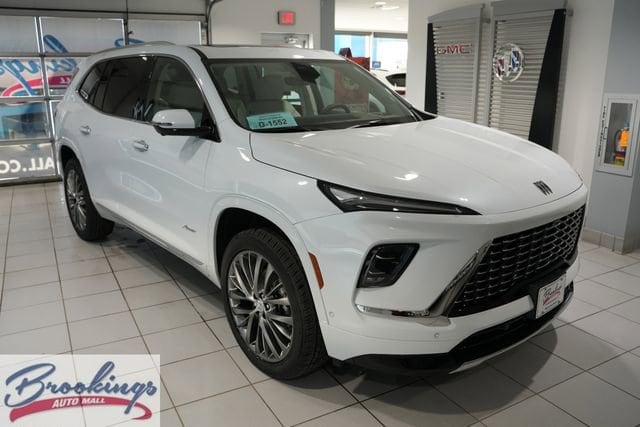 2026 Buick Enclave Avenir AWD's photo
