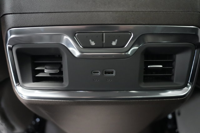 2026 GMC Sierra 1500 SLT - Photo 14