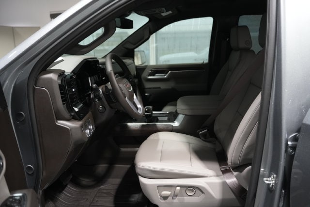 2026 GMC Sierra 1500 SLT - Photo 15