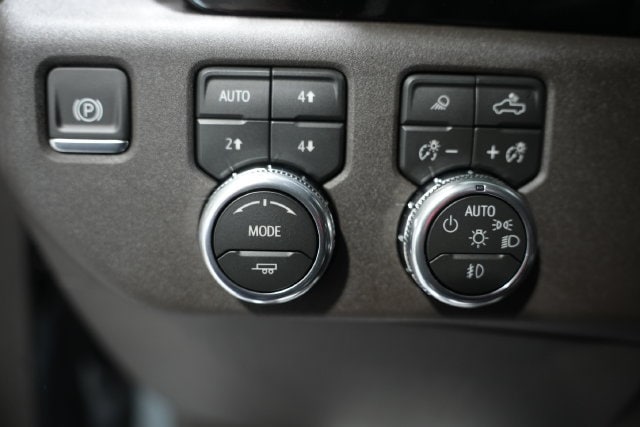 2026 GMC Sierra 1500 SLT - Photo 12