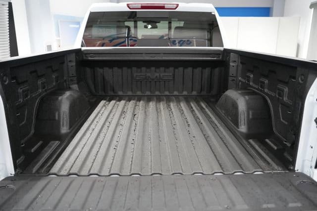 2026 GMC Sierra 1500 SLT - Photo 9
