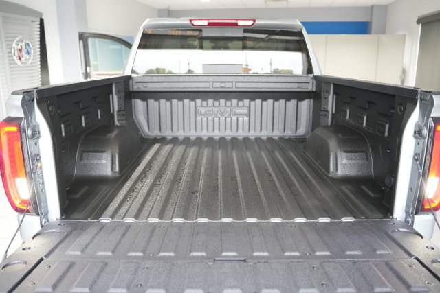 2026 GMC Sierra 1500 SLT - Photo 9
