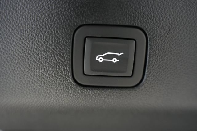 2026 GMC Yukon Denali Ultimate - Photo 11