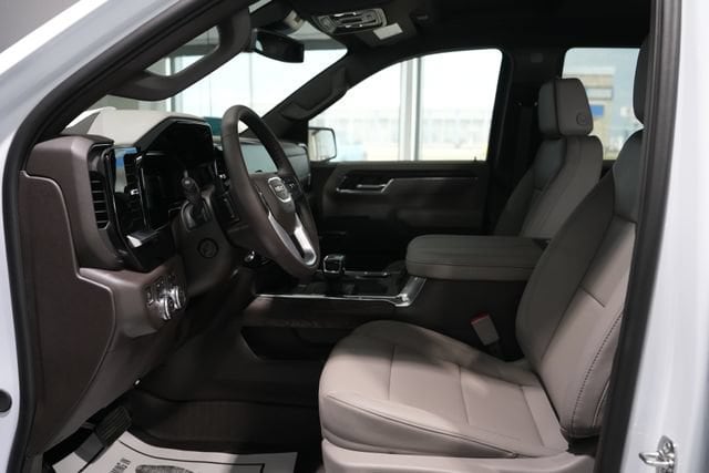 2026 GMC Sierra 1500 SLT - Photo 15