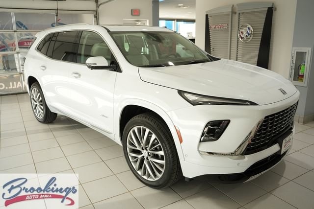 2026 Buick Enclave Avenir AWD's photo