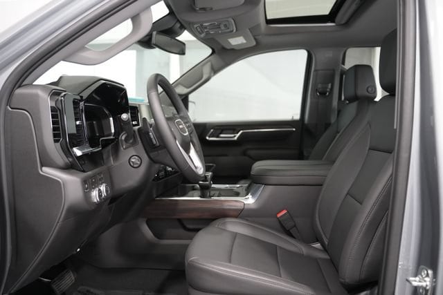 2026 GMC Sierra 1500 SLT - Photo 15