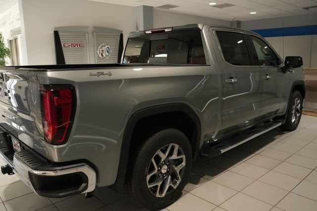 2026 GMC Sierra 1500 SLT - Photo 7