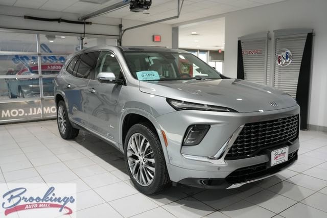 2026 Buick Enclave Avenir AWD's photo