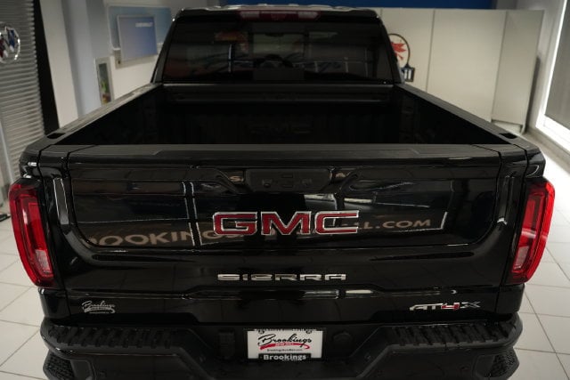 2026 GMC Sierra 1500 AT4X - Photo 9
