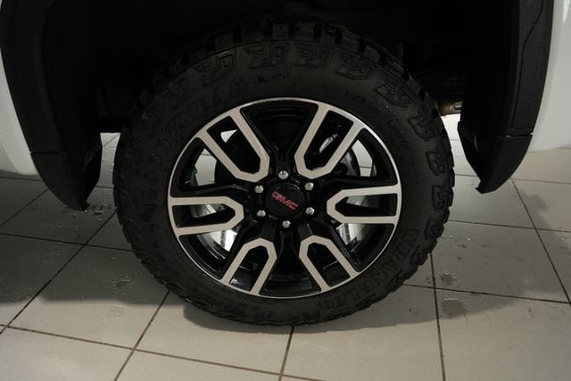 2026 GMC Sierra 1500 AT4 - Photo 10
