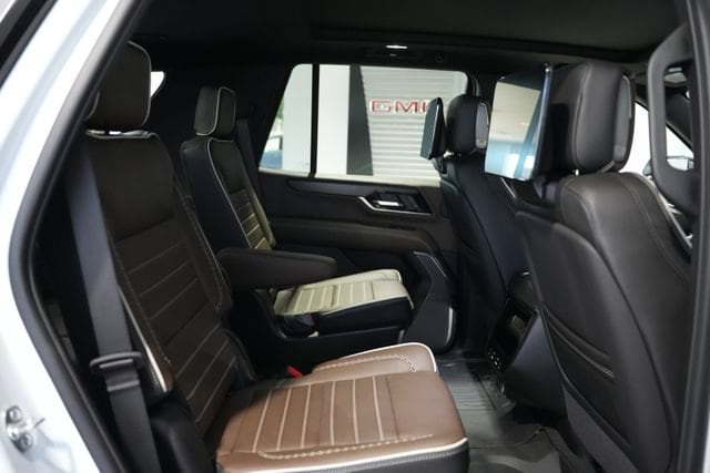 2026 GMC Yukon Denali Ultimate - Photo 20