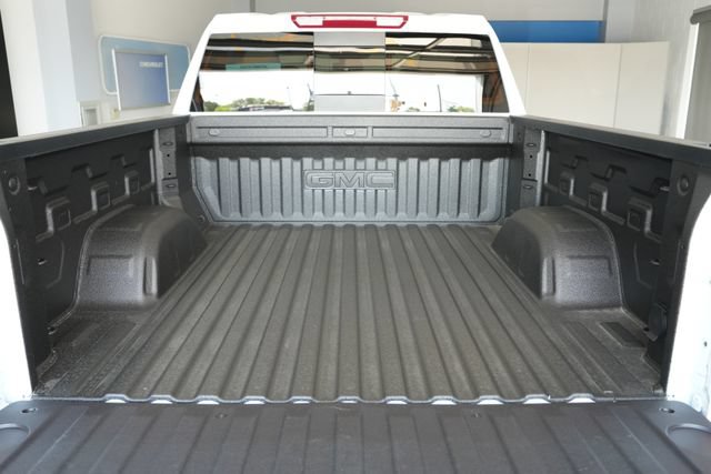 2026 GMC Sierra 1500 SLT - Photo 8