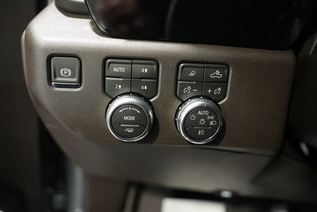2026 GMC Sierra 1500 SLT - Photo 12