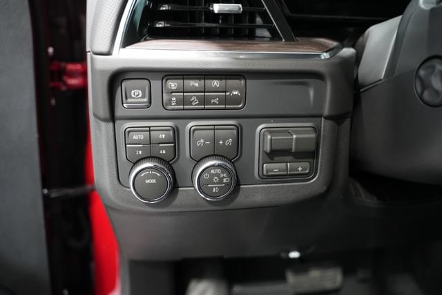 2026 Chevrolet Suburban Premier - Photo 13