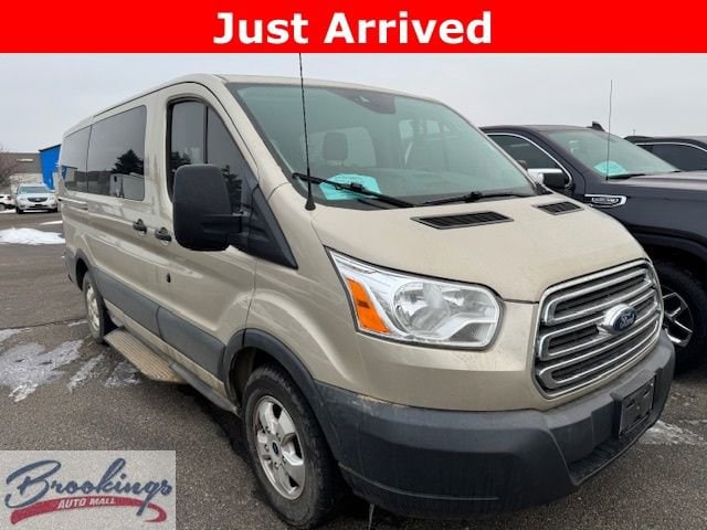 2017 Ford Transit Wagon XLT's photo