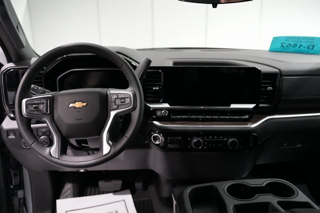 2026 Chevrolet Silverado 1500 LT photo 2