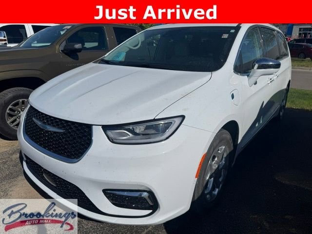 2021 Chrysler Pacifica Hybrid Limited Hybrid's photo