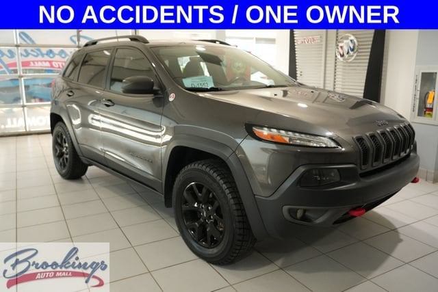 Used 2017 Jeep Cherokee Trailhawk with VIN 1C4PJMBS6HW564231 for sale in Brookings, SD
