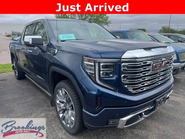 2023 GMC Sierra 4WD Crew Cab Short Box Denali's photo