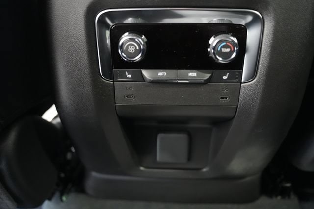 2026 Chevrolet Suburban Premier - Photo 15