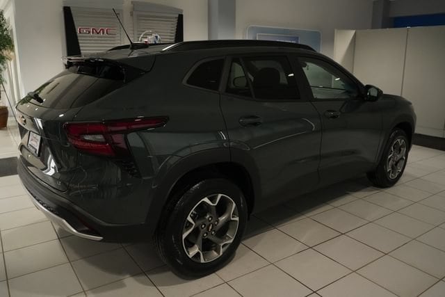 2026 Chevrolet Trax LT - Photo 6