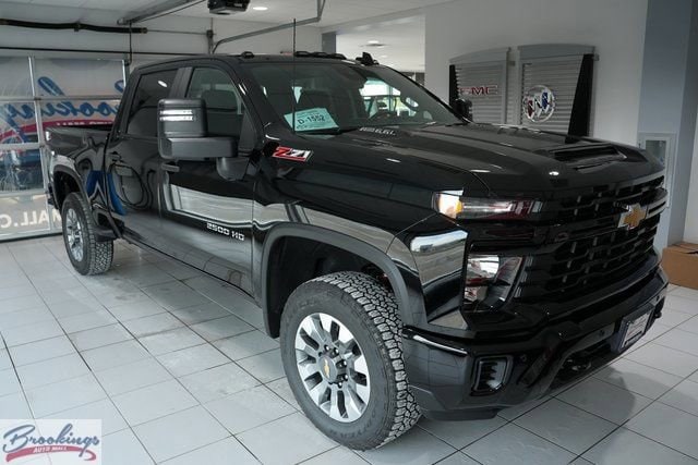 2026 Chevrolet Silverado 2500HD Custom's photo