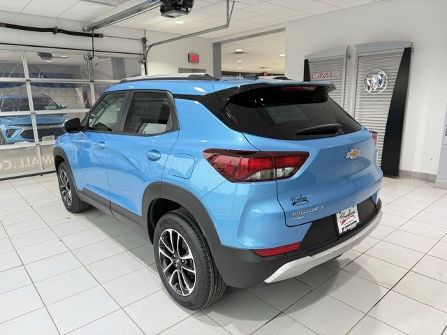 2025 Chevrolet Trailblazer LT photo 3