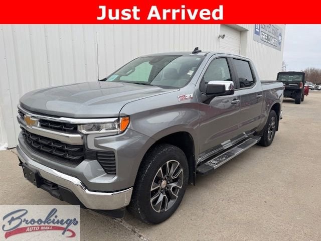 2025 Chevrolet Silverado 1500 LT's photo