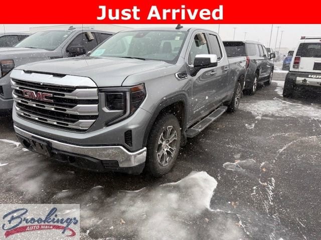 2023 GMC Sierra 1500 SLE's photo