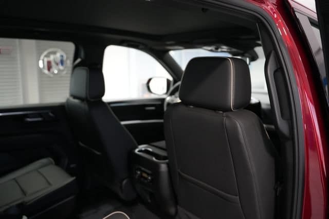2026 Chevrolet Suburban Premier - Photo 21
