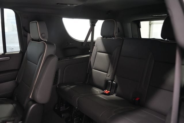 2026 Chevrolet Suburban Premier - Photo 18