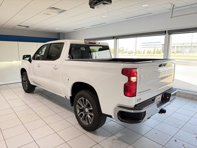 2025 Chevrolet Silverado 1500 LT photo 3