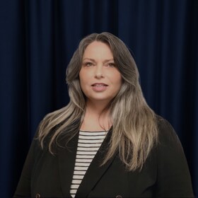 Staff member Lori Schulte from 0d5d54e47b39