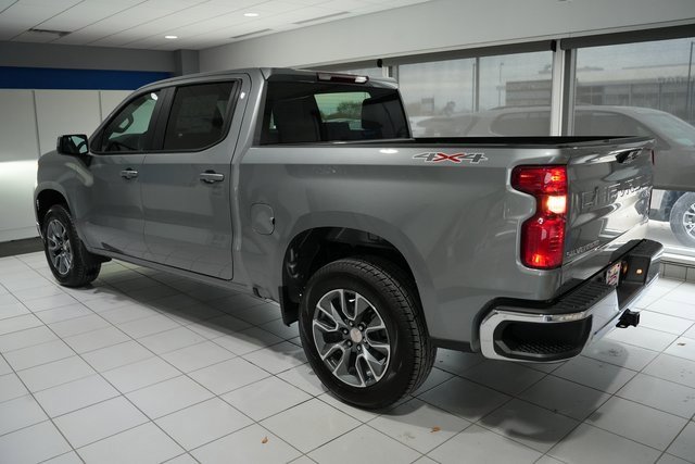 2026 Chevrolet Silverado 1500 LT photo 3