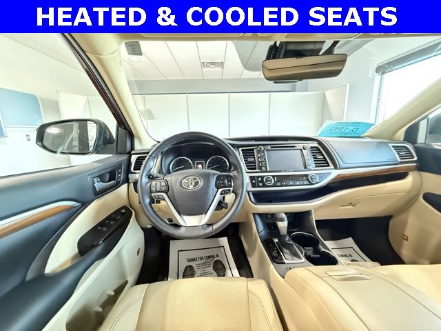Used 2019 Toyota Highlander Limited Platinum with VIN 5TDDZRFH9KS958854 for sale in Brookings, SD