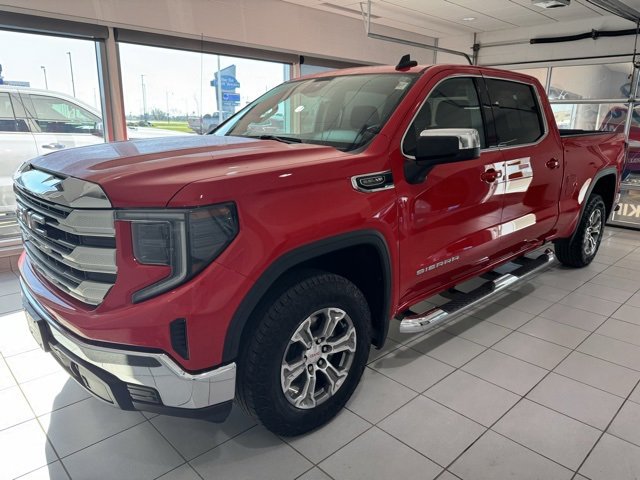 Used 2022 GMC Sierra 1500 SLE with VIN 3GTUUBED6NG567135 for sale in Brookings, SD