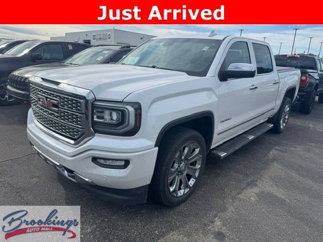 2016 GMC Sierra 4WD Crew Cab Short Box's photo