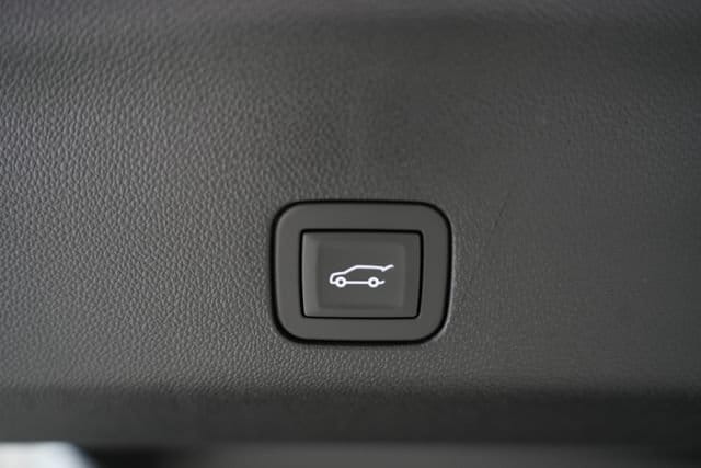 2026 Chevrolet Suburban Premier - Photo 11