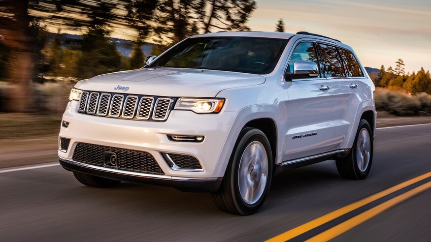 2020-Jeep-Grand-Cherokee-Summit-front-three-quarter-in-motion.jpg